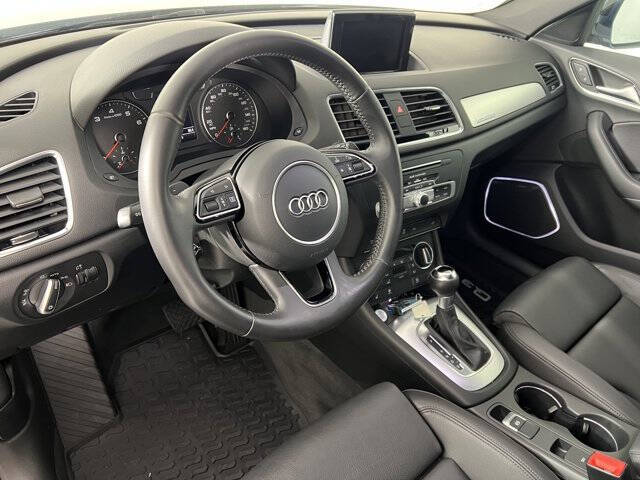 2016 Audi Q3 2.0T quattro Prestige