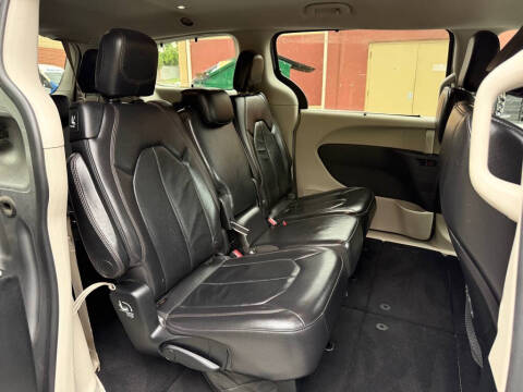 2017 Chrysler Pacifica Touring Plus