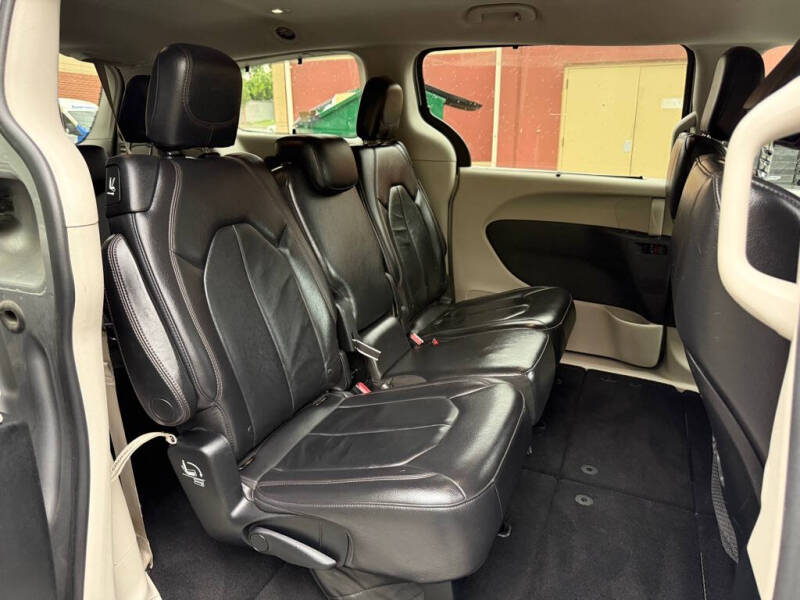 2017 Chrysler Pacifica Touring Plus