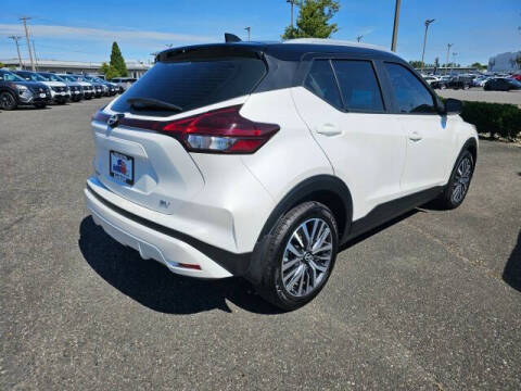 2022 Nissan Kicks SV