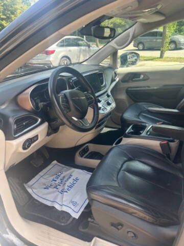 2017 Chrysler Pacifica Touring-L Plus
