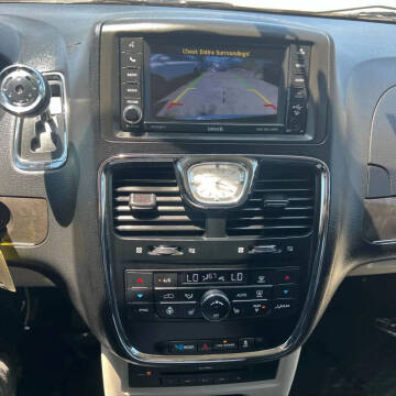 2014 Chrysler Town and Country Touring-L