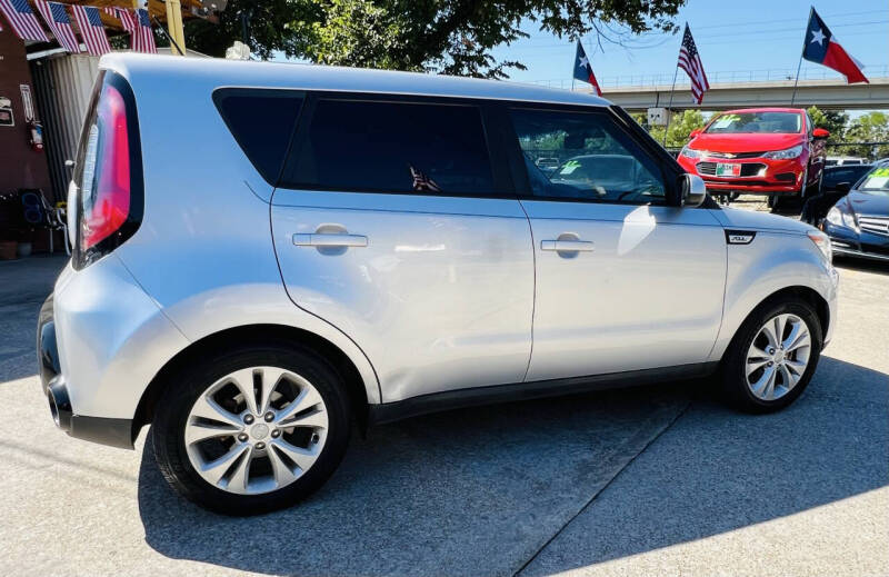 2016 Kia Soul +