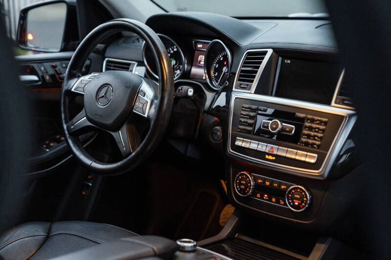 2015 Mercedes-Benz GL-Class GL 550 4MATIC