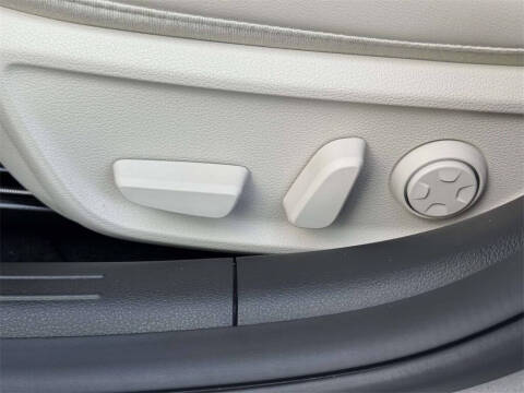 2026 Genesis G70 2.5T Standard