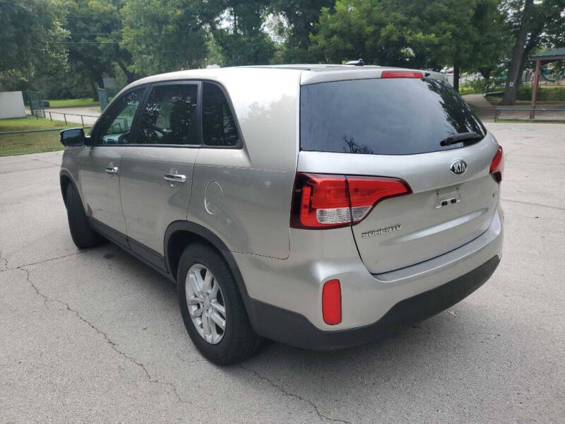 2015 Kia Sorento LX