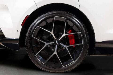 2025 Aston Martin DBX 707