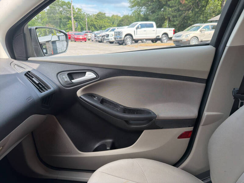 2017 Ford Focus SE