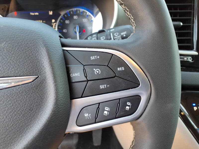 2024 Chrysler Pacifica Touring L