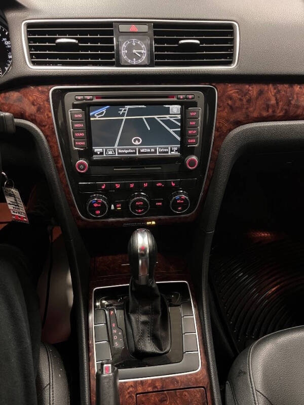 2012 Volkswagen Passat SEL PZEV