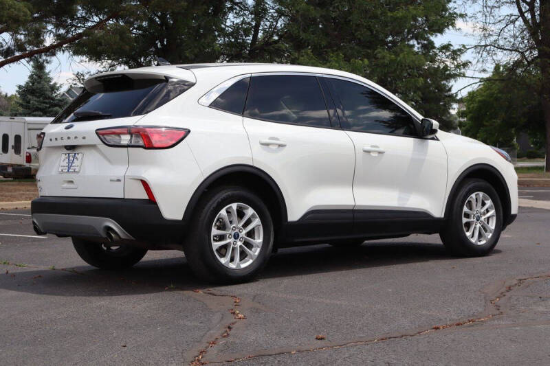 2020 Ford Escape SE