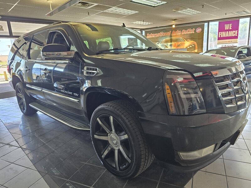 2011 Cadillac Escalade ESV Luxury