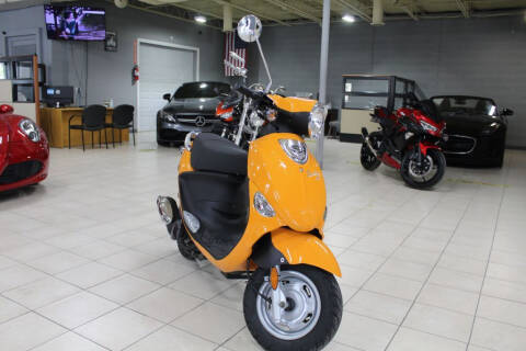 2014 GENUINE SCOOTER CO BUDDY 125 for sale at SHAFER AUTO GROUP INC in Columbus OH