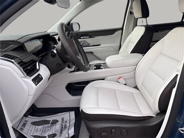 2025 GMC Acadia Denali