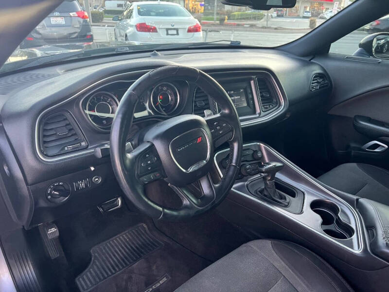 2015 Dodge Challenger SXT