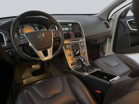 2016 Volvo XC60 T5 Drive-E Premier