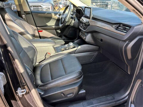 2020 Ford Escape Hybrid Titanium