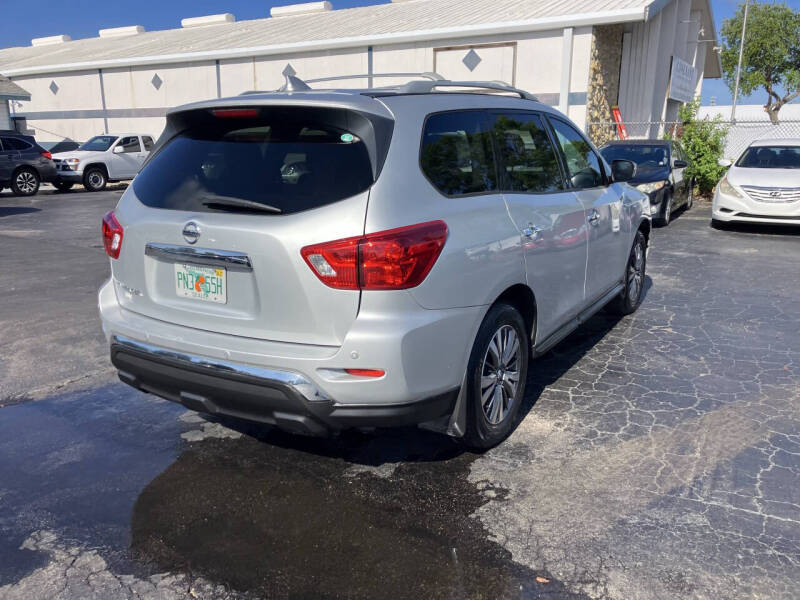 2019 Nissan Pathfinder S