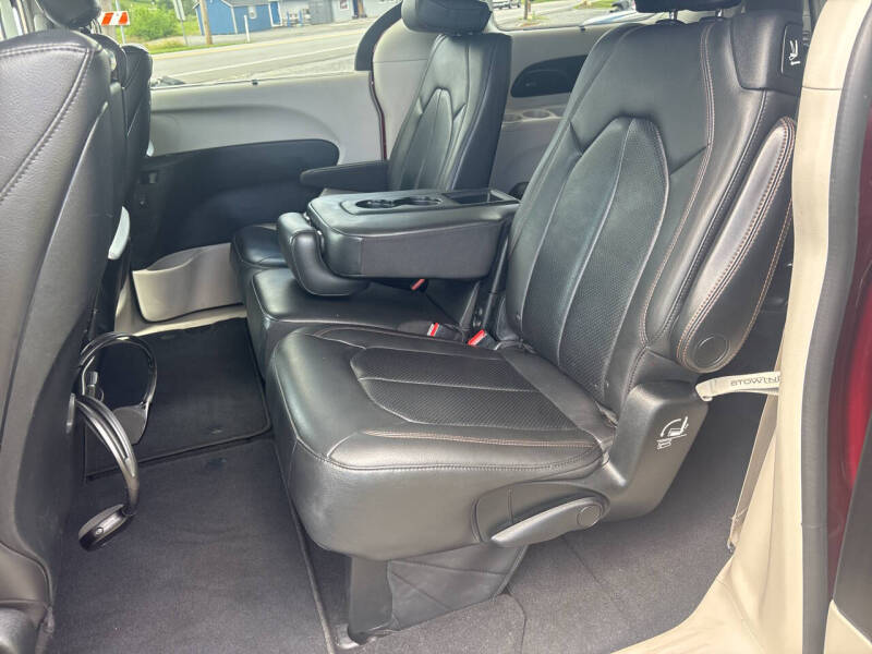 2017 Chrysler Pacifica Touring-L Plus