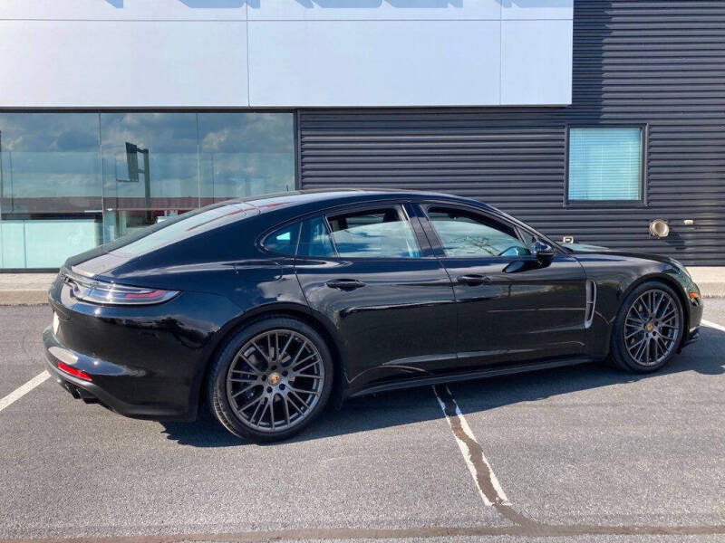 2023 Porsche Panamera 4 Platinum Edition