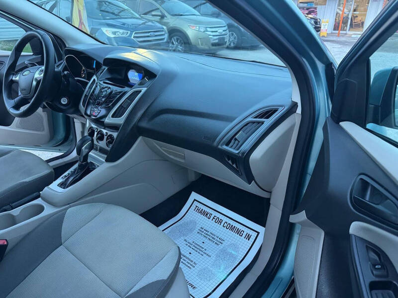 2012 Ford Focus SE