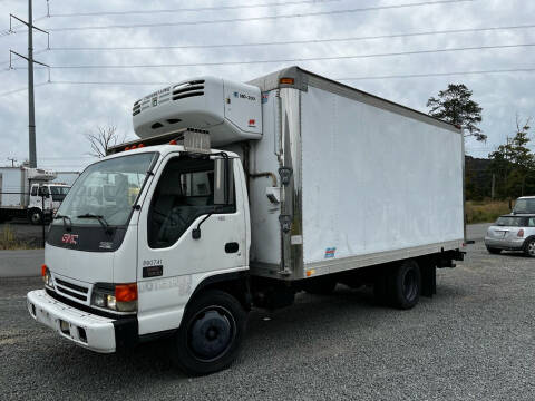 2005 GMC W5500 for sale at Mario's Motors Inc in Leesburg VA