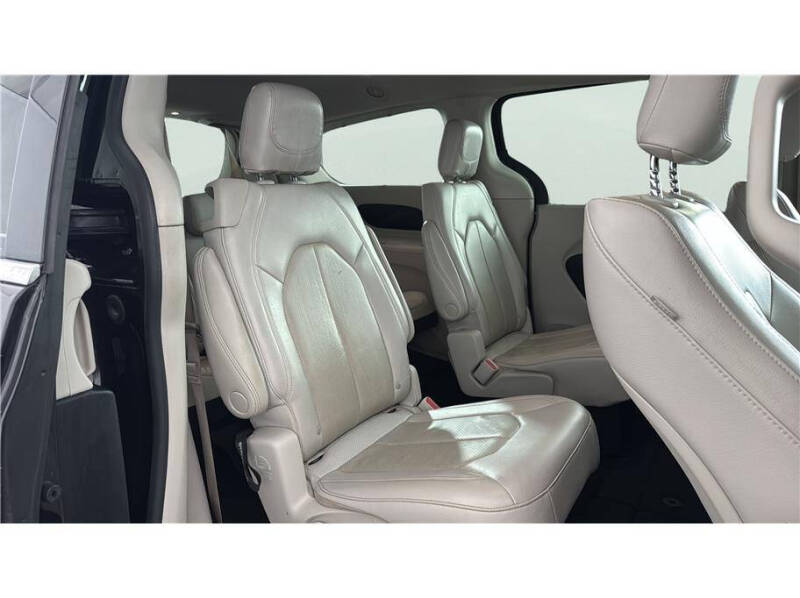 2021 Chrysler Pacifica Touring L