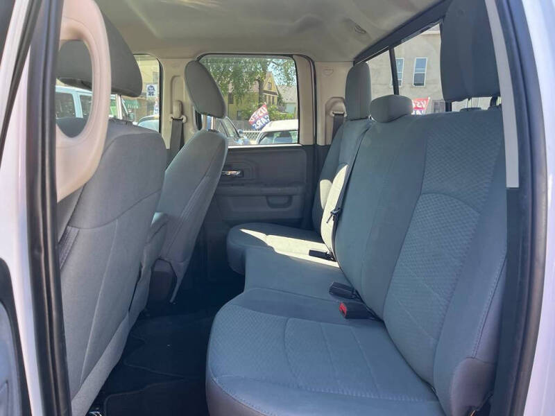 2017 RAM 1500 SLT