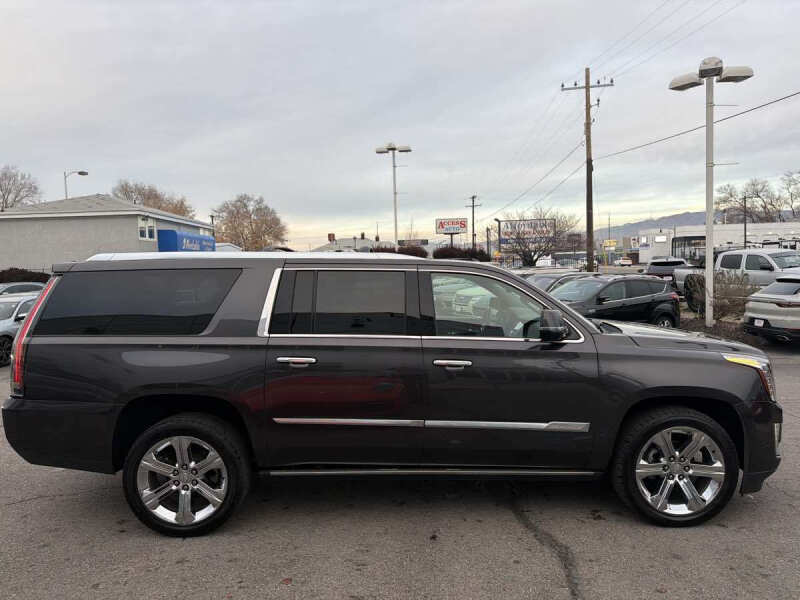 2018 Cadillac Escalade ESV Premium Luxury
