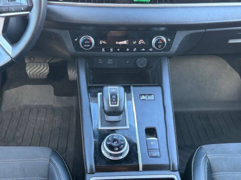 2023 Mitsubishi Outlander PHEV SE