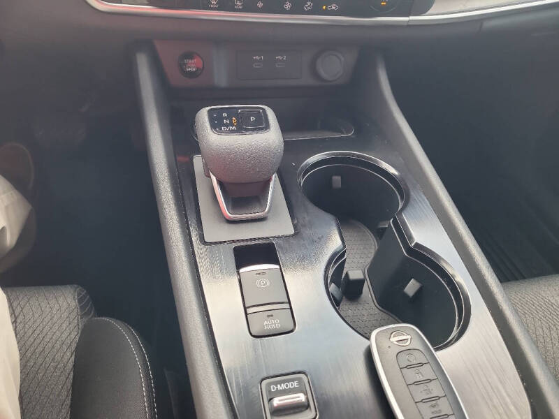 2025 Nissan Rogue SV