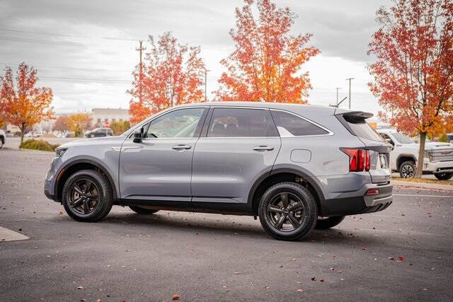 2022 Kia Sorento LX