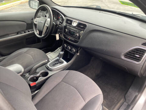 2013 Chrysler 200 Touring