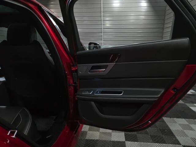 2017 Jaguar XF 35t R-Sport