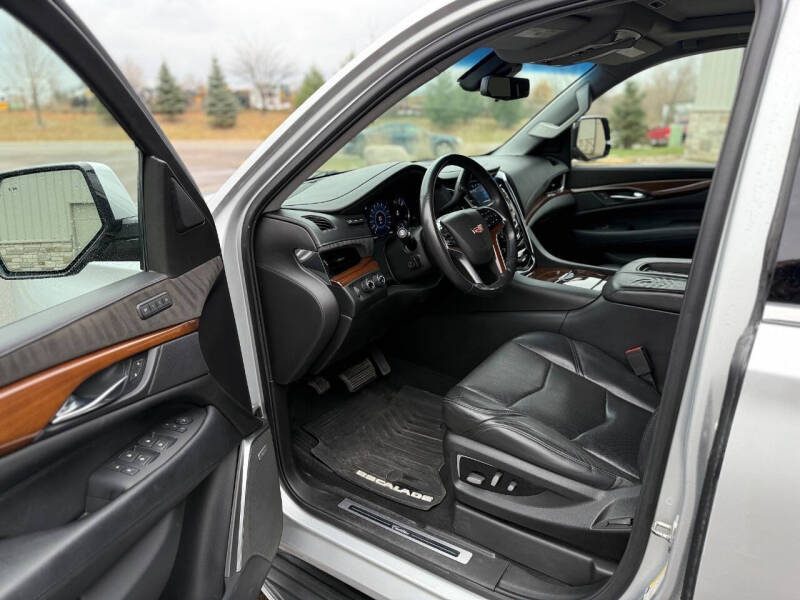 2018 Cadillac Escalade Luxury