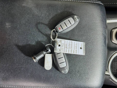 2020 Nissan Pathfinder SV