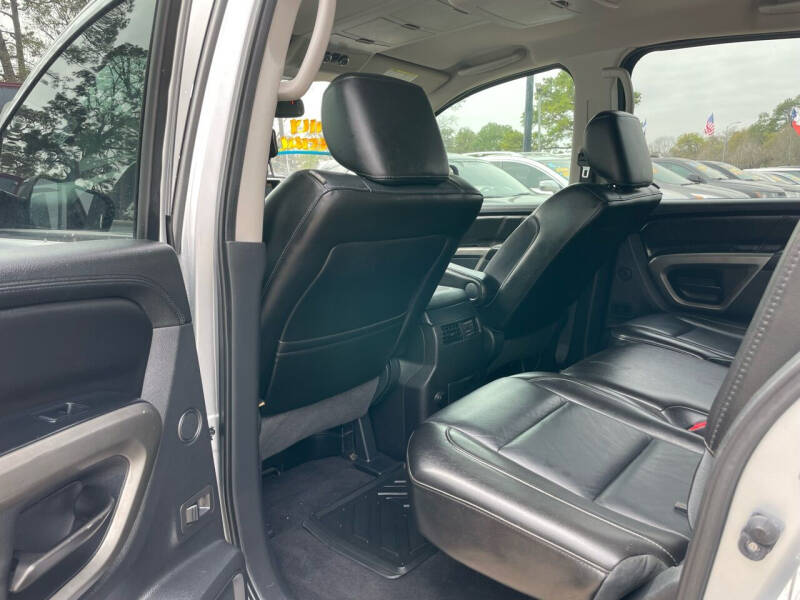 2015 Nissan Armada SV