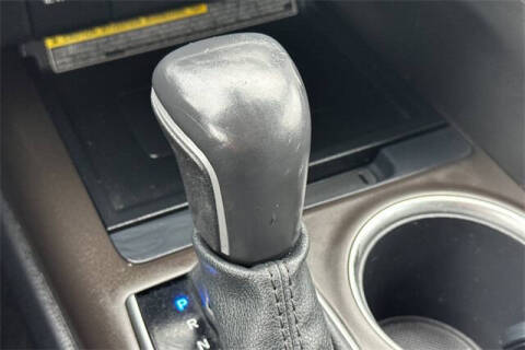 2021 Toyota Camry Hybrid XLE