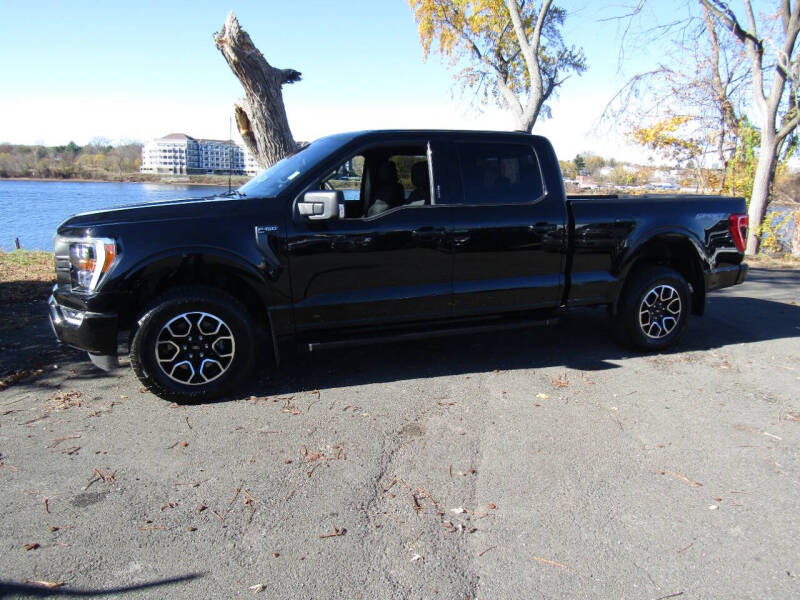 2023 Ford F-150 XLT photo 3