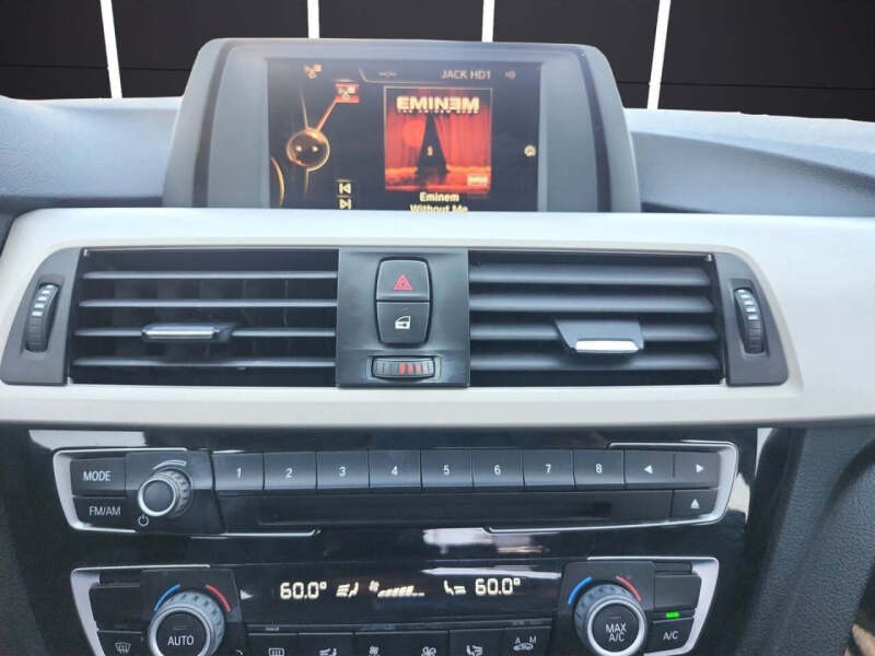 2016 BMW 3 Series 320i