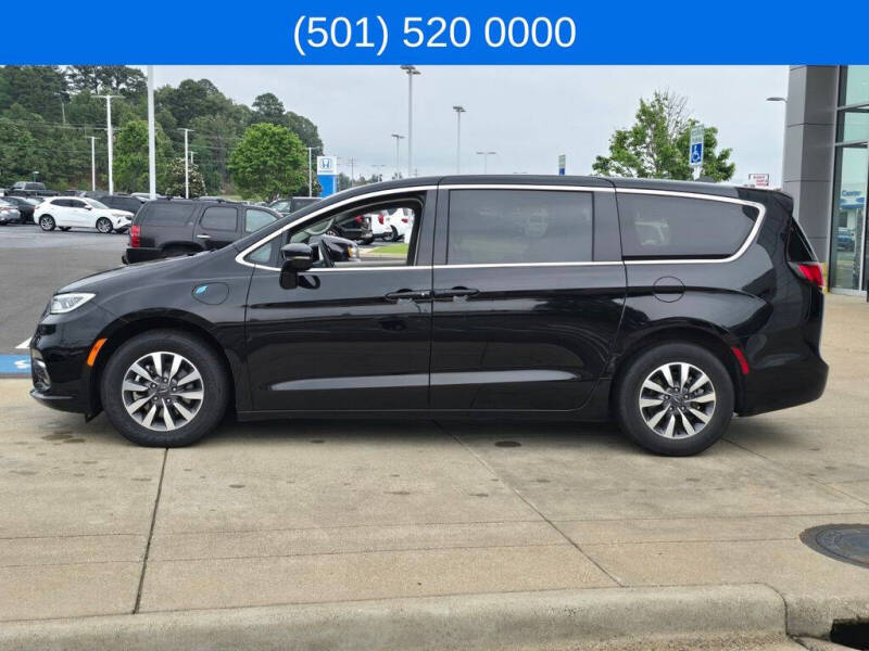 2024 Chrysler Pacifica Plug-In Hybrid Select
