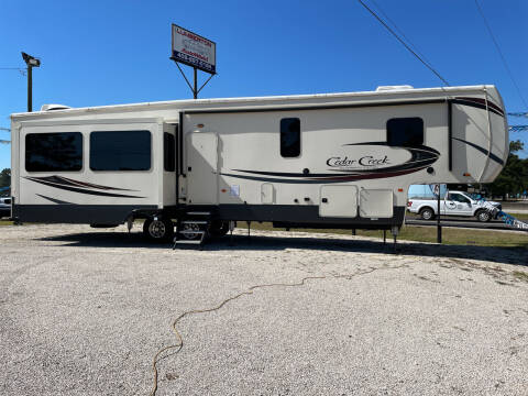 2020 Cedar Creek Silverback M-37MBH for sale at Lumberton Auto World LLC in Lumberton TX
