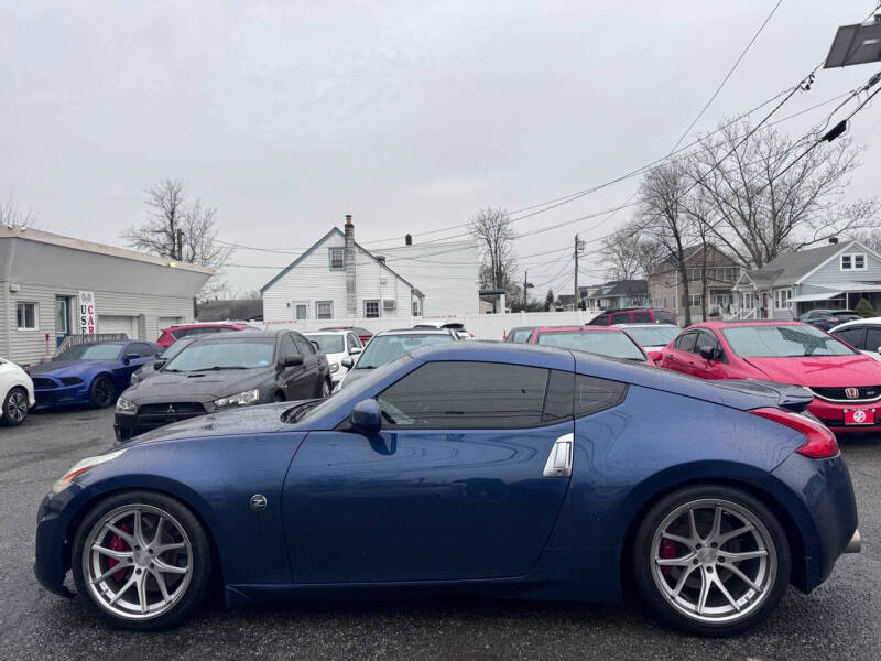 2014 Nissan 370Z Coupe Touring photo 4