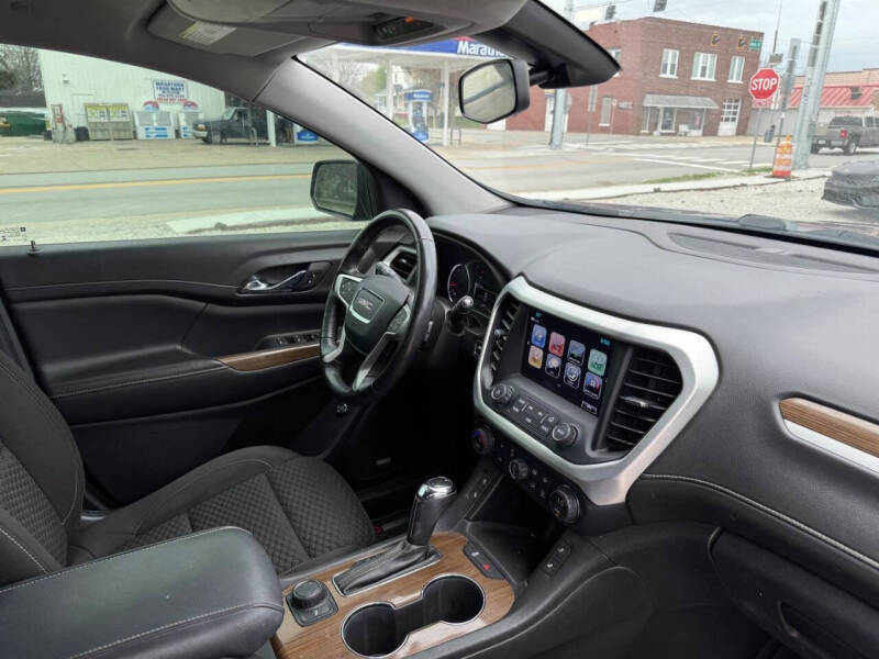 2019 GMC Acadia SLE-2