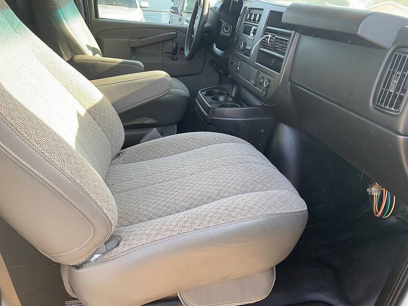 2017 GMC Savana 2500