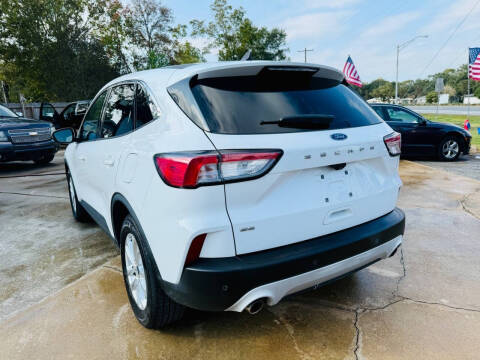 2020 Ford Escape SE