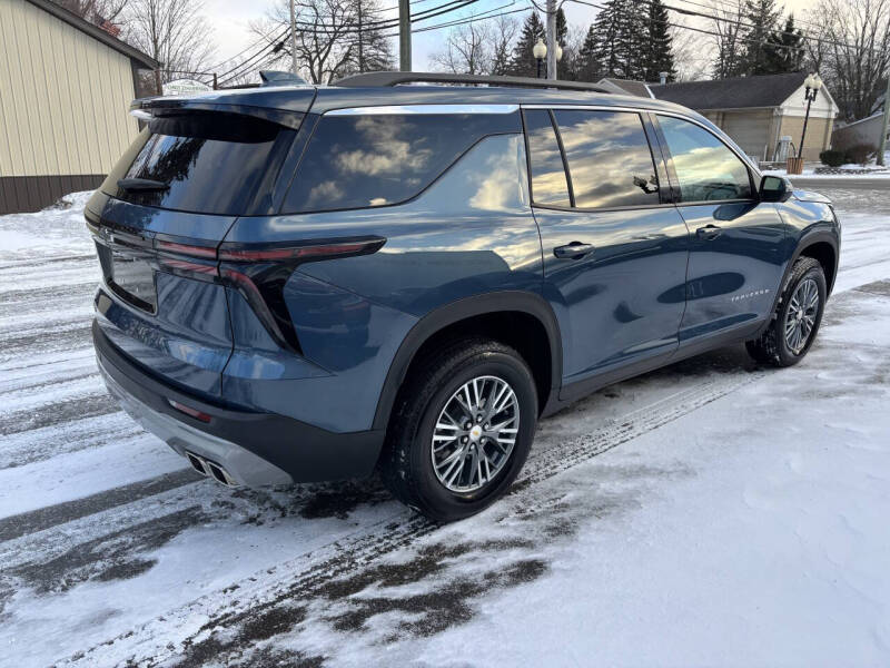 2025 Chevrolet Traverse LT