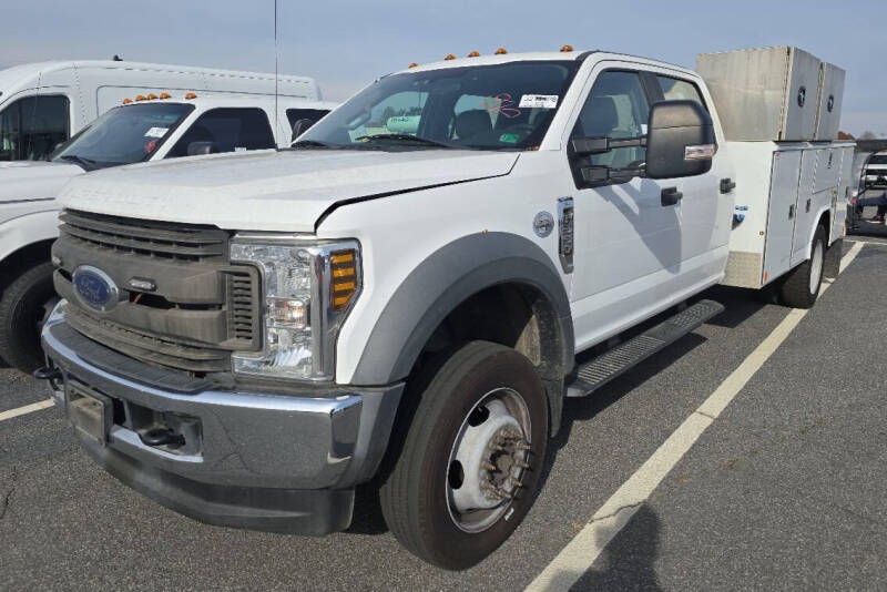 2019 Ford F-550 Super Duty Chassis Cab XL's photo