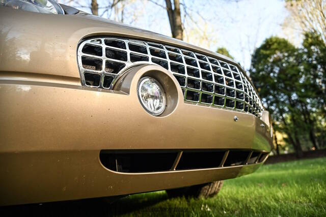 2005 Ford Thunderbird Deluxe