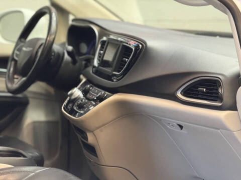 2019 Chrysler Pacifica Touring L